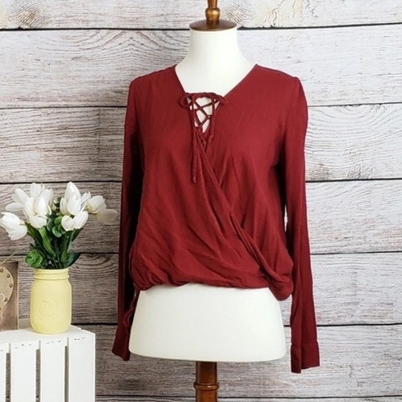 🌹3/$20 NWT URBAN OUTFITTERS lace up surplice Top - Picture 1 of 5